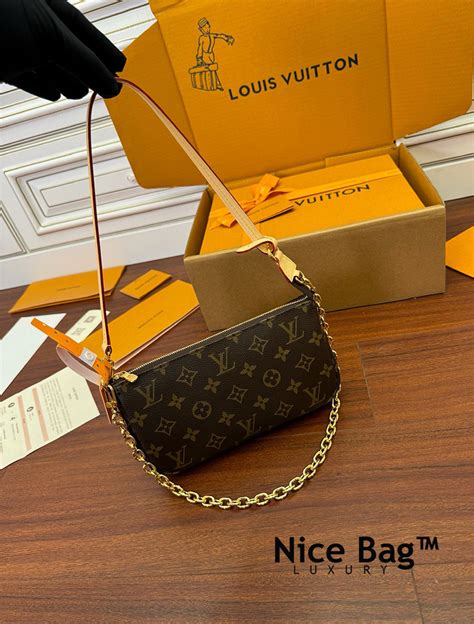 m82766 pochette accessoires